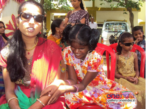  ಮೊದಲ ವಿದ್ಯಾರ್ಥಿ‌‌ನಿ: