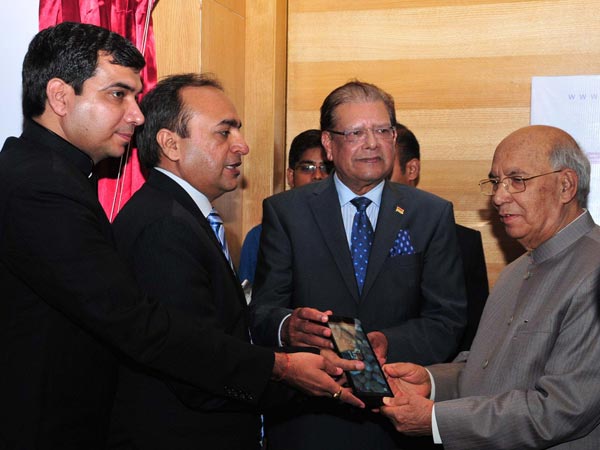 ಸಾಮಾನ್ಯ ಜನರು ಅಂತರ್ಜಾಲ ಬಳಸಬಹುದು ಸಾಮಾನ್ಯ ಜನರು ಅಂತರ್ಜಾಲ ಬಳಸಬಹುದು