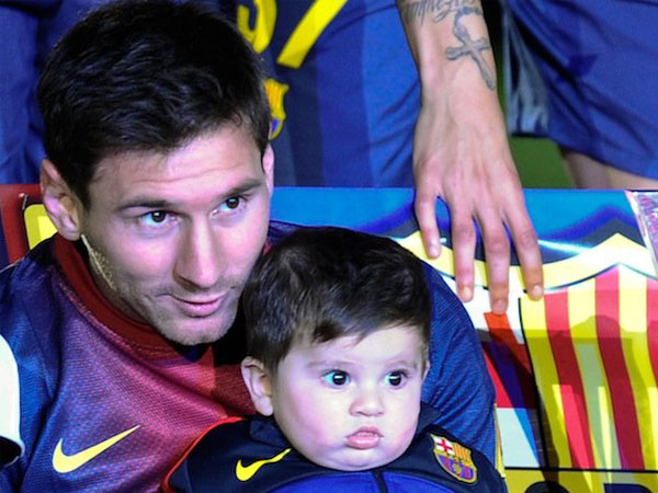 ಲಿಯೊನೆಲ್ ಮೆಸ್ಸಿ ಹಾಗೂ ಅವರ ಮಗ ಲಿಯೊನೆಲ್ ಮೆಸ್ಸಿ ಹಾಗೂ ಅವರ ಮಗ