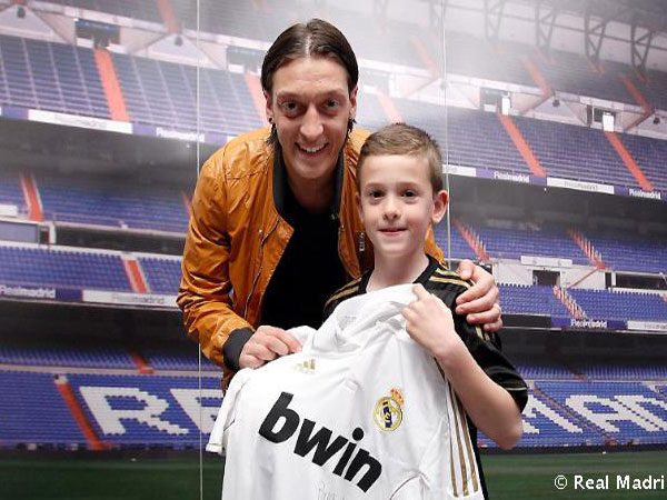 ಜರ್ಮನಿ ತಾರೆ ಮೆಸುಟ್ ಓಜಿಲ್ ಜರ್ಮನಿ ತಾರೆ ಮೆಸುಟ್ ಓಜಿಲ್