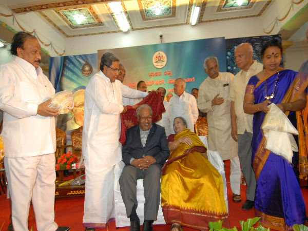 ಕನ್ನಡ ಮಾಧ್ಯಮದಲ್ಲಿ ಓದಿ ಸಾಧನೆ: