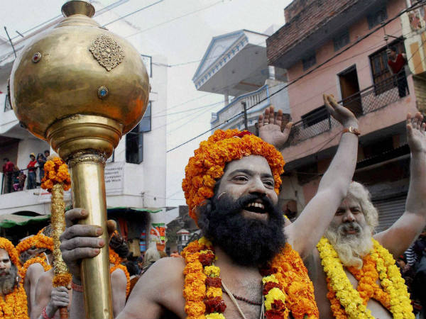 ಆಖಾಡಕ್ಕಿಳಿದ ನಾಗಾಸಾಧುಗಳು