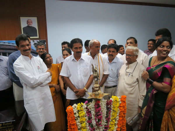  ಪ್ರಸ್ತುತ ನಮಗೆ ನೀರಿಲ್ಲ ಬೇರೆಯವರಿಗೆ ನೀಡುವುದು ಹೇಗೆ?