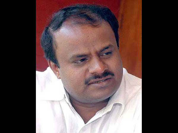  1 ಕೋಟಿ ಕೊಡಿ ಎಂದು ಕೇಳುತ್ತಿದ್ದಾರೆ