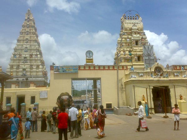 ಎರಡನೇ ಸ್ಥಾನದಲ್ಲಿ ಯಾವ ದೇವಾಲಯ