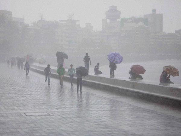 ಸಮುದ್ರ ಅಲೆಗಳು, ಭಾರಿ ಸದ್ದು 