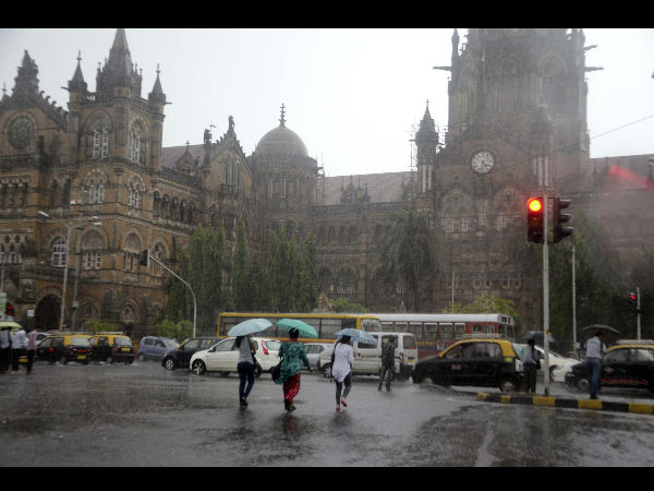 ಸಮುದ್ರ ಅಲೆಗಳು, ಭಾರಿ ಸದ್ದು 