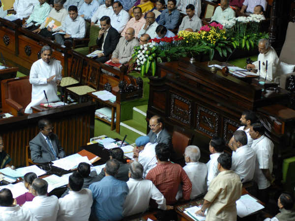 ಗೃಹ ಸಚಿವರು ರಾಜೀನಾಮೆ ನೀಡಲಿ