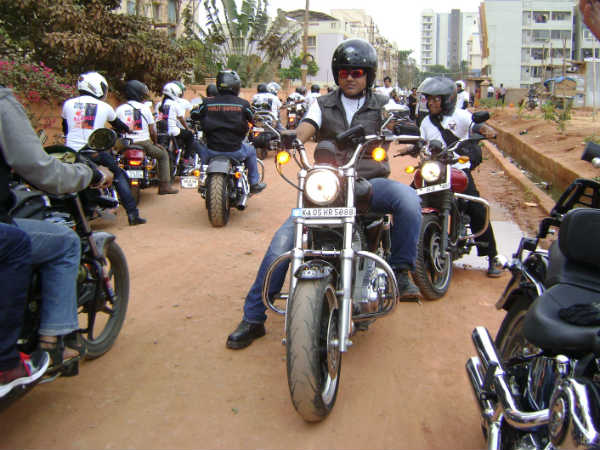 ಎಲ್ಲರ ಚಿತ್ರ ಹಾರ್ಲೆ ಡೆವಿಡ್ಸನ್ ಮೇಲೆ