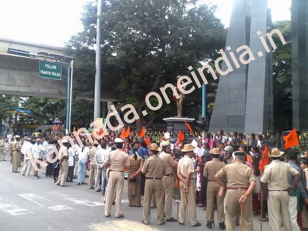 ತಮ್ಮ ತಪ್ಪಿಗೆ ಯಾರನ್ನು ಹೊಣೆ ಮಾಡುತ್ತೀರಿ?