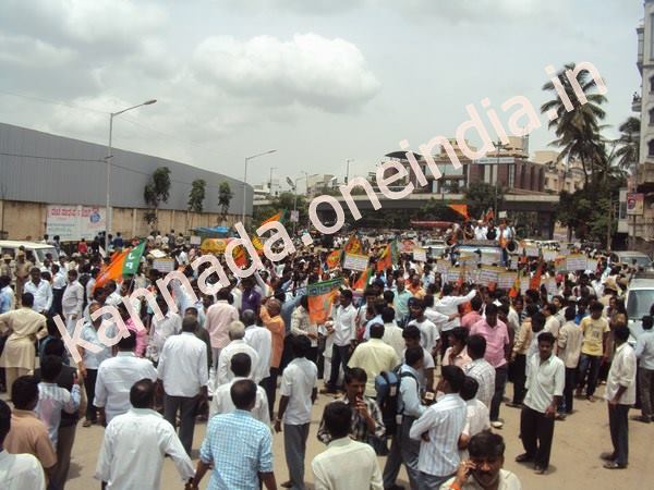 ಸಾವಿರಕ್ಕೂ ಅಧಿಕ ಕಾರ್ಯಕರ್ತರು ಭಾಗಿ: