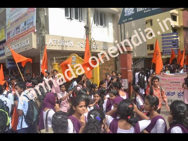 ಜಿಲ್ಲಾಧಿಕಾರಿಗಳಿಗೆ ಮನವಿ ಸಲ್ಲಿಕೆ