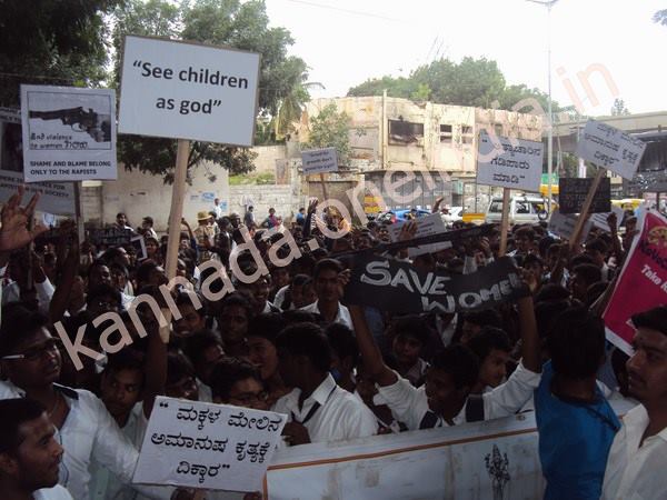 ಕಾಮುಕರನ್ನು ಗಲ್ಲಿಗೇರಿಸಿ: