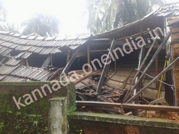 ಮಂಗಳೂರಿನಲ್ಲಿ ಮನೆ ಕುಸಿತ