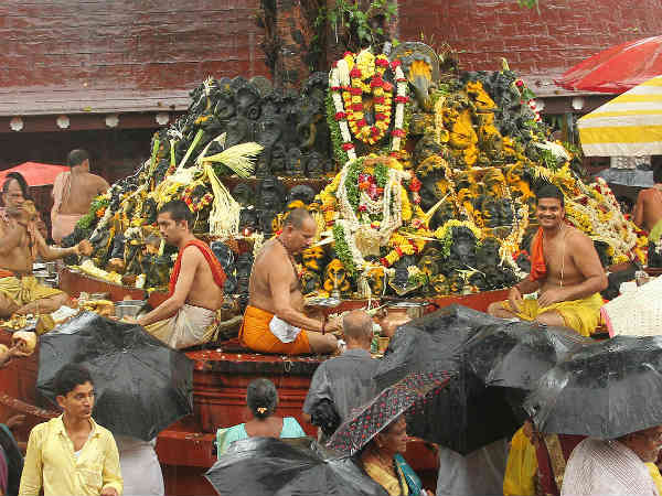 ದೂರ-ದೂರದಿಂದ ಬಂದರು