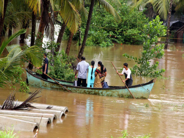  ದೋಣಿಗಳ ಮೂಲಕ ಸುರಕ್ಷಿತ ಸ್ಥಳಕ್ಕೆ