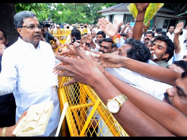 ಕಾರ್ಯಕರ್ತರಿಂದ ಶುಭ ಹಾರೈಕೆ