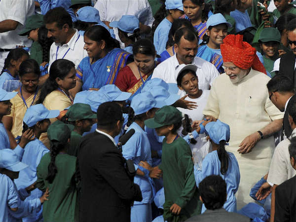 ಮಕ್ಕಳಿಂದ ಸ್ವಾಗತ