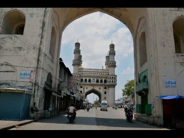 ಹೈದಾರಾಬಾದಿನಲ್ಲಿ ಅಘೋಷಿತ ಬಂದ್