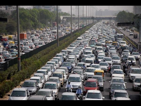 ಗುರ್ ಗಾವ್ ನಲ್ಲಿ ಟ್ರಾಫಿಕ್ ಜಾಮ್