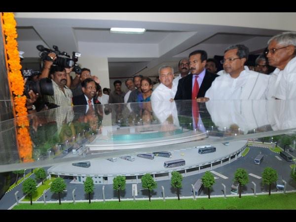 ನಾಲ್ಕು ದಿಕ್ಕುಗಳಲ್ಲಿ ನಿಲ್ದಾಣದ ಯೋಜನೆ