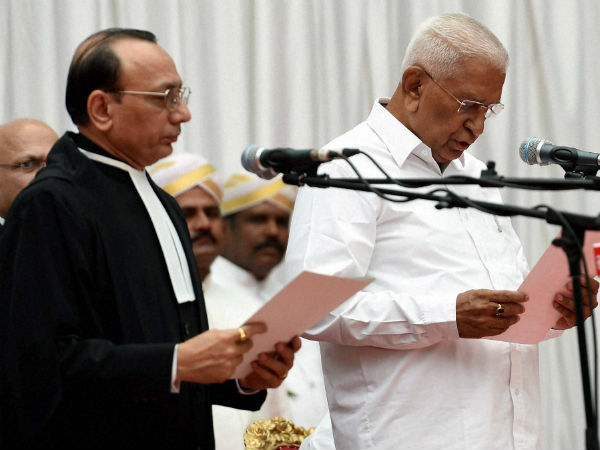 ಪ್ರಮಾಣ ವಚನ ಬೋಧಿಸಿದ ಸಿಜೆ