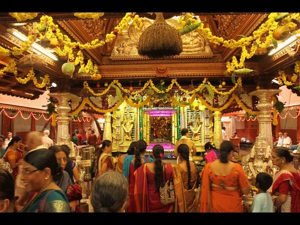 ಸಾವಿರಾರು ಭಕ್ತಾದಿಗಳ ಆಗಮನ