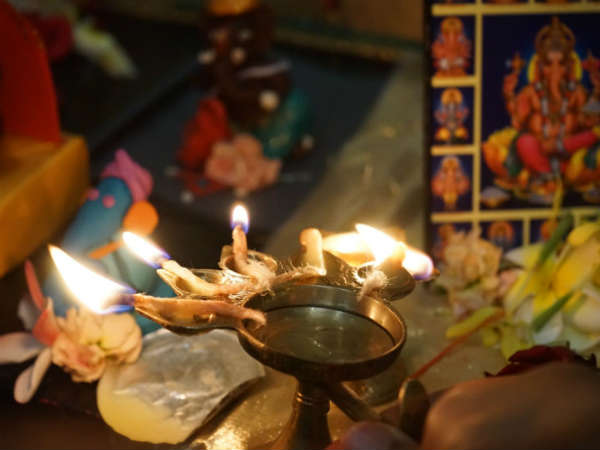 ಗಣಪನ ಮುಂದೆ ಬೆಳಗಿದ ನಂದಾದೀಪ