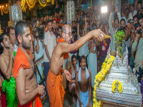 ಗೊಂದಲದಲ್ಲಿ ಭಕ್ತರು