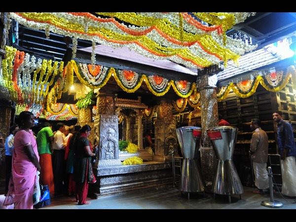 ರಜತ ಕವಚ ಸಮರ್ಪಣೆ