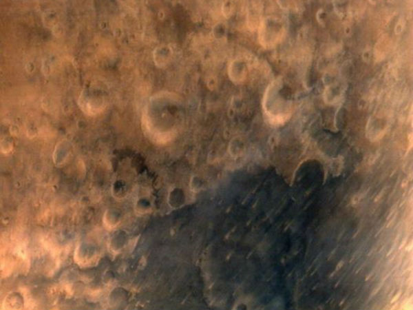 ಕೆಂಪು-ಕಪ್ಪು ಮಿಶ್ರಿತ ಮಂಗಳ ಗ್ರಹ