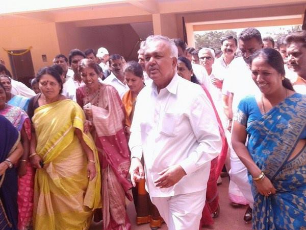 ಕುಂದಲಹಳ್ಳಿ ಜಂಕ್ಷನ್ ರಸ್ತೆಗಳು ಹಾಳಾಗಿವೆ