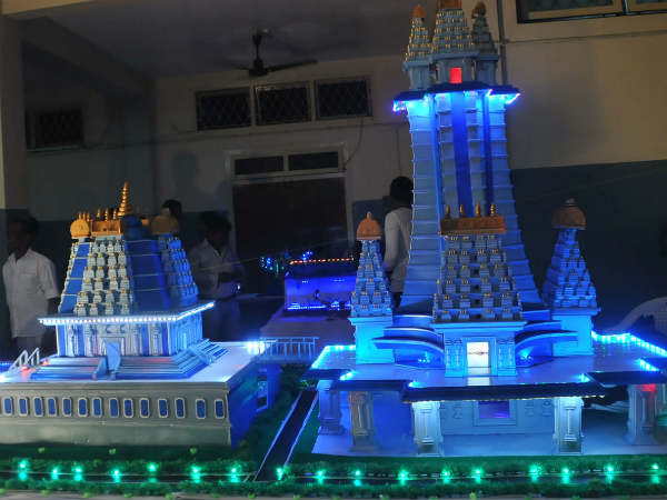 ದೇವಾಲಯಕ್ಕೆ ಬೆಳಕಿನ ಅಲಂಕಾರ