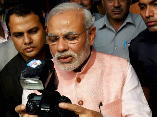 ಲೇಖನಿಯನ್ನು ಪೊರಕೆಯಾಗಿ ಪರಿವರ್ತಿಸಿದ್ದೀರಿ