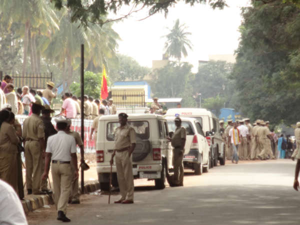 ಪೊಲೀಸ್ ಬಿಗಿ ಭದ್ರತೆ