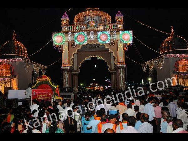 ಪಾದಯಾತ್ರೆಯುದ್ದಕ್ಕೂ ಲಘು ಉಪಹಾರ 