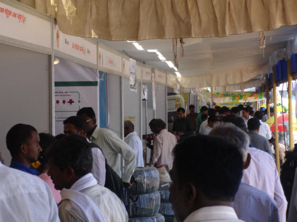 ಮಾಹಿತಿ ಪಡೆದ ಜನ