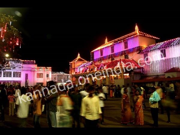 ಧರ್ಮಸ್ಥಳಕ್ಕೆ ಹರಿದು ಬಂದ ಭಕ್ತಸಾಗರ