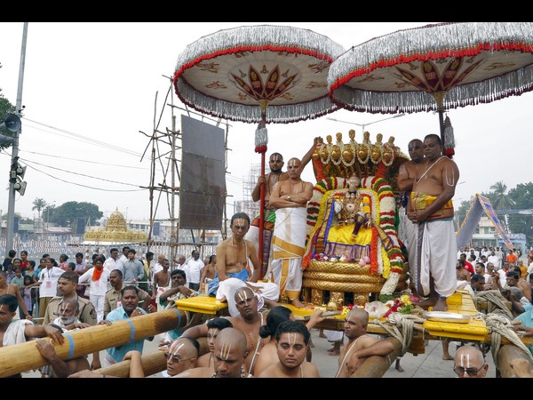 ದೊಡ್ಡ ಶೇಷ ವಾಹನ ಸೇವೆ