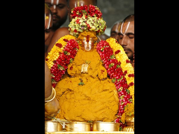 ಅರಿಶಿನ ಕುಂಕುಮ ಶೋಭಿತೆ ಶ್ರೀ ಮಾತೆ