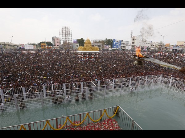 ಪಂಚಮಿ ತೀರ್ಥಸ್ನಾನಕ್ಕೆ ಬಂದಿರುವ ಜನಸಾಗರ