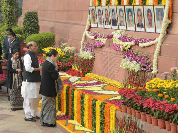 ಸೋನಿಯಾ ಗಾಂಧಿ ಅವರಿಂದ ನಮನ
