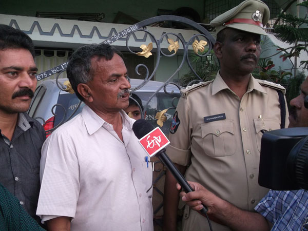 ಫೋನ್ ಮಾಡಿ ಮಾತನಾಡಿದಾಗ ಸಮಾಧಾನವಾಯ್ತು ಫೋನ್ ಮಾಡಿ ಮಾತನಾಡಿದಾಗ ಸಮಾಧಾನವಾಯ್ತು