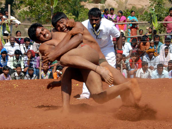 ಕುಸ್ತಿ ವೀರರ ಪ್ರದರ್ಶನ