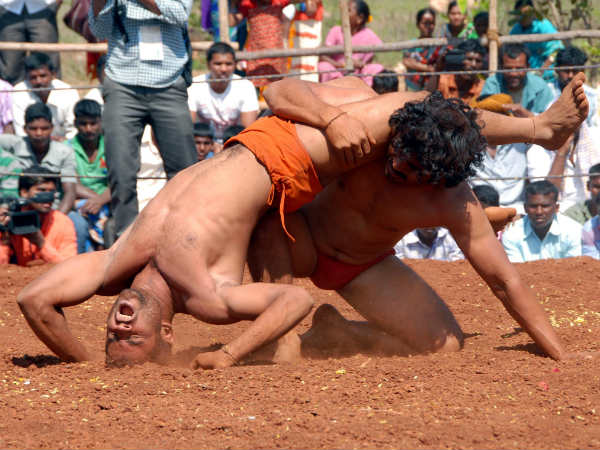 ಕುಸ್ತಿ ವೀರರ ಪ್ರದರ್ಶನ