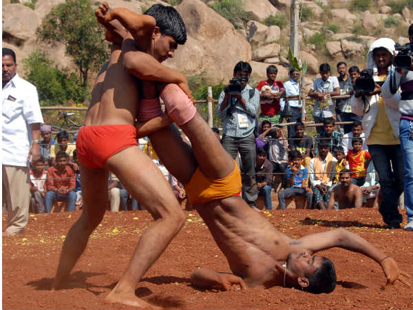 ಕುಸ್ತಿ ವೀರರ ಪ್ರದರ್ಶನ