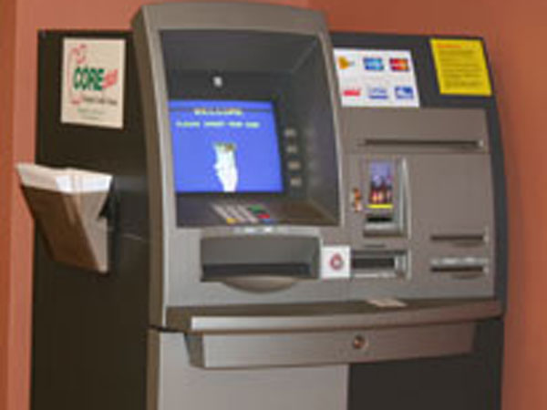 ಶಾಖೆಗೆ ಹೊಂದಿಕೊಂಡ ಎಟಿಎಂನಲ್ಲಿ ಹಣ ಪಡೆಯಿರಿ