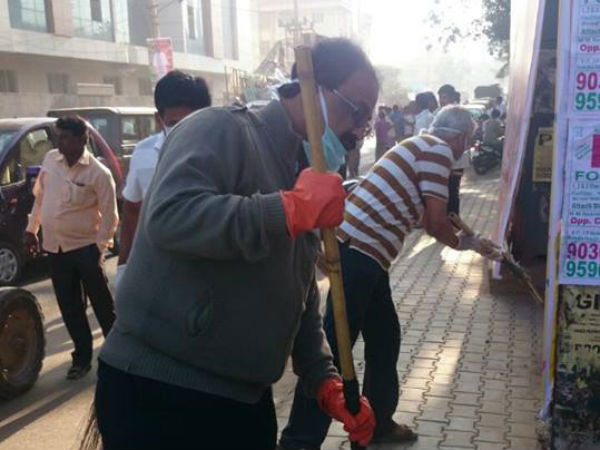ದೇವಾಲಯದ ಕಾರ್ಯಕ್ರಮದಲ್ಲಿ ಭಾಗಿ