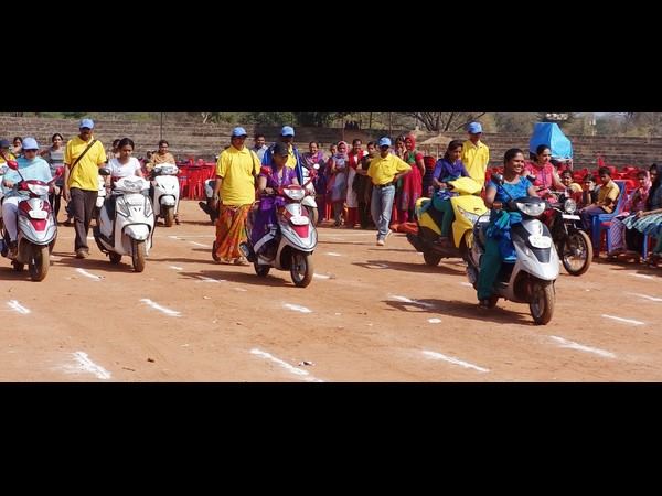ಸ್ಕೂಟಿ ಸವಾರಿ