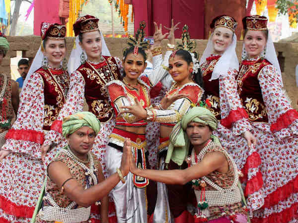 ರಷ್ಯಾ, ಶ್ರೀಲಂಕಾ ಕಲಾವಿದರ ನರ್ತನ